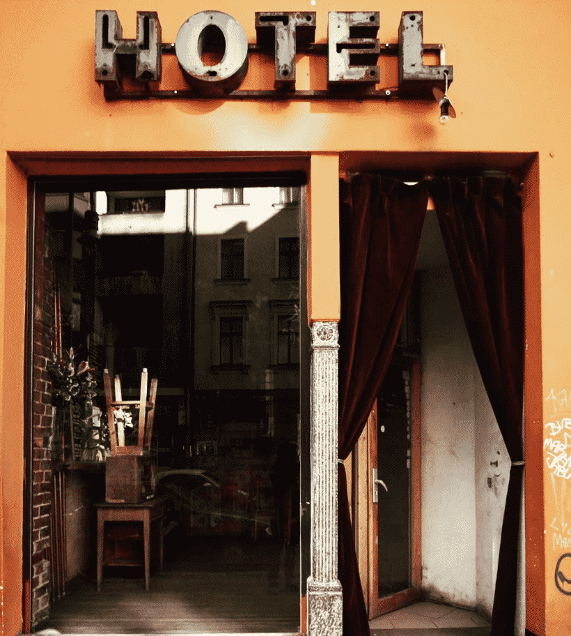 DasHotel Dive Bars 