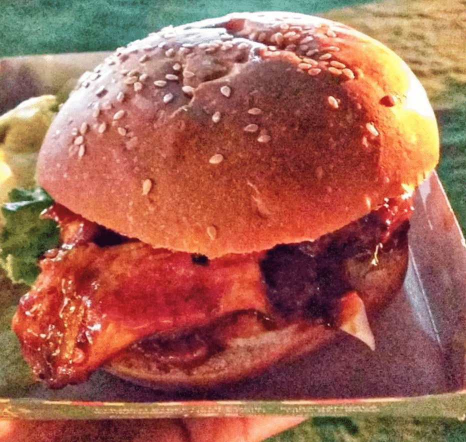Smallys Best Indian burger