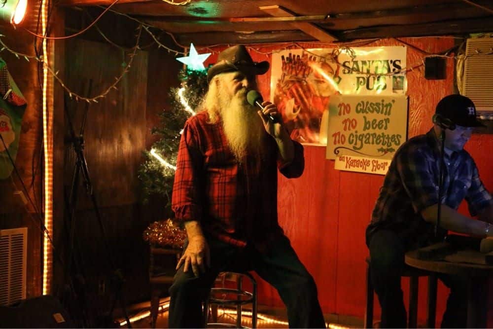 Santa's Pub in Nashville