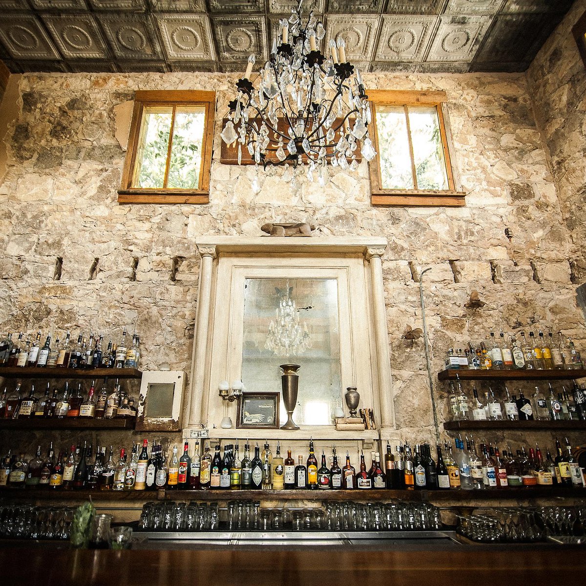 Best Bars for NYE Celebrations in Austin Texas
