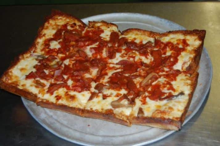 25 best pizzas in Michigan