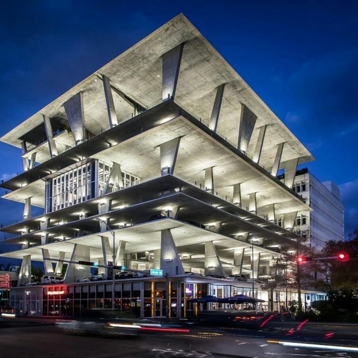 Ballet Valet Parking Garage and Retails Shops - Arquitectonica